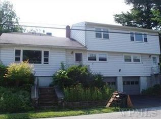 28 Ward Pl, Ossining, NY 10562