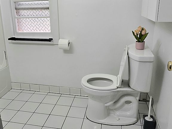 2nd image of 3421 Lexington Ave Floor 2