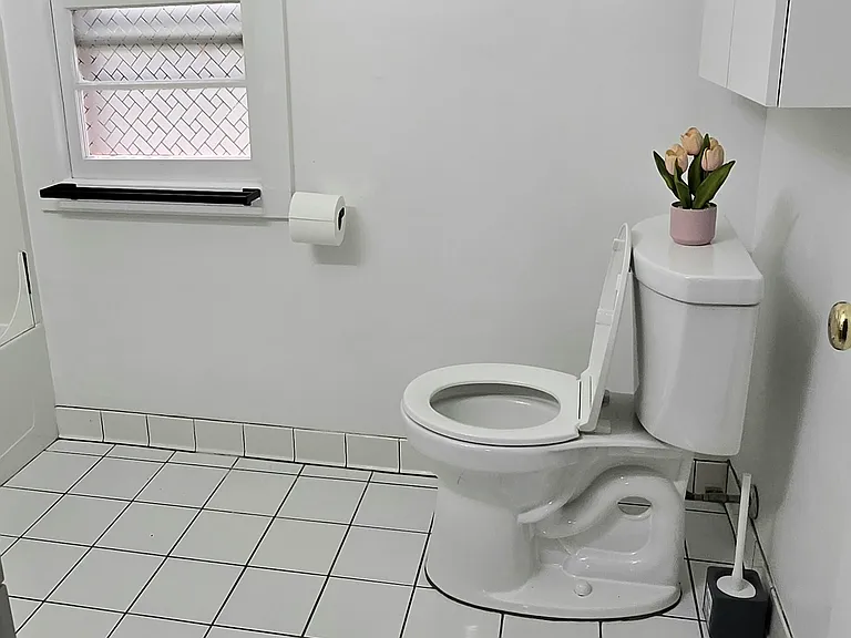 3421 Lexington Ave #2 — Photo 2