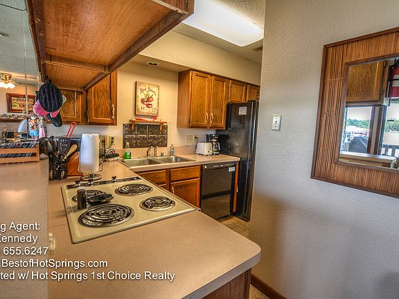 4th image of 400 Farr Shores Dr APT 1C