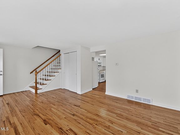 5th image of 30 Commodore Street