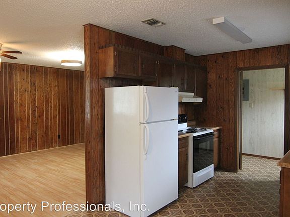 2nd image of 206-A Redbud Ln