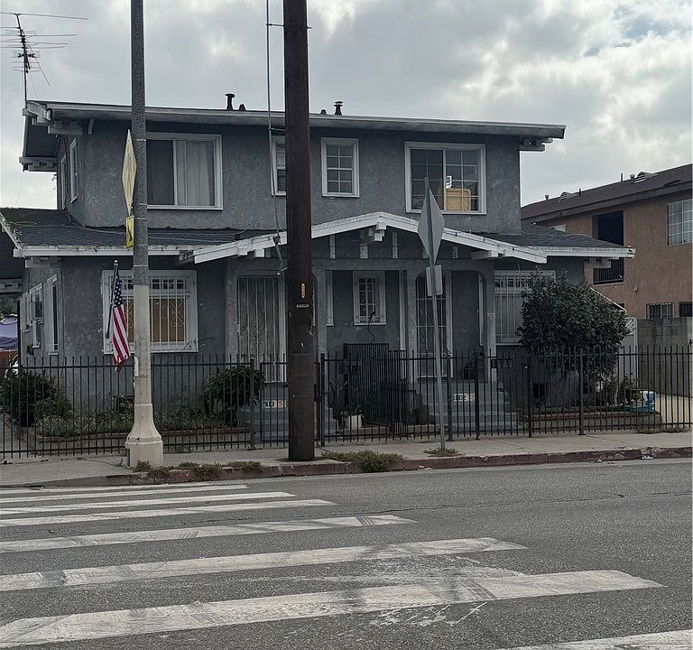 1st image of 310 E 81st St