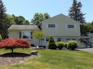 900 Taylor Dr, Vestal, NY 13850
