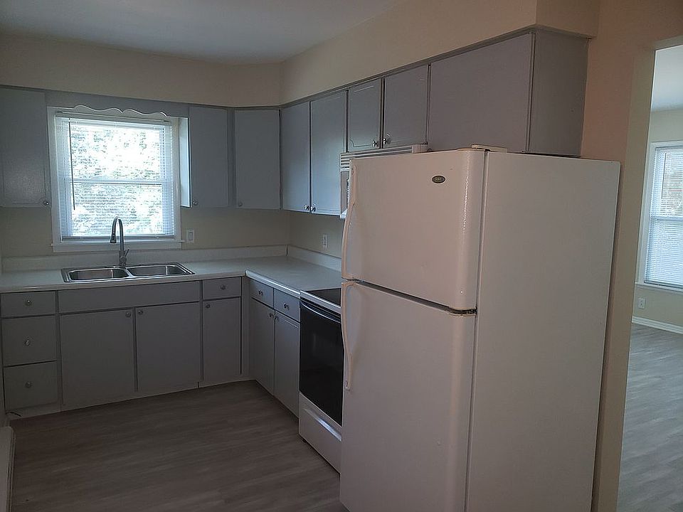 Unit #4 - Kitchen