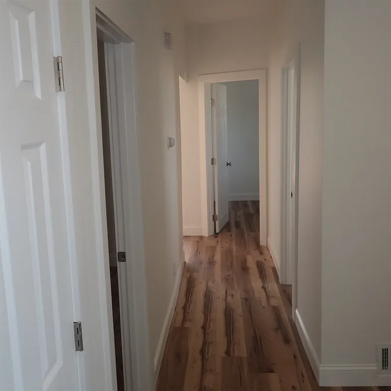 3 bed, 1.0 bath, 850 sqft, $2,900 — Photo 4