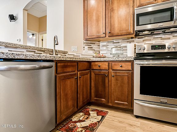 5th image of 12182 Evans Oak Ct