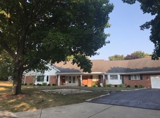 390 Parkside Dr, Sycamore, IL 60178