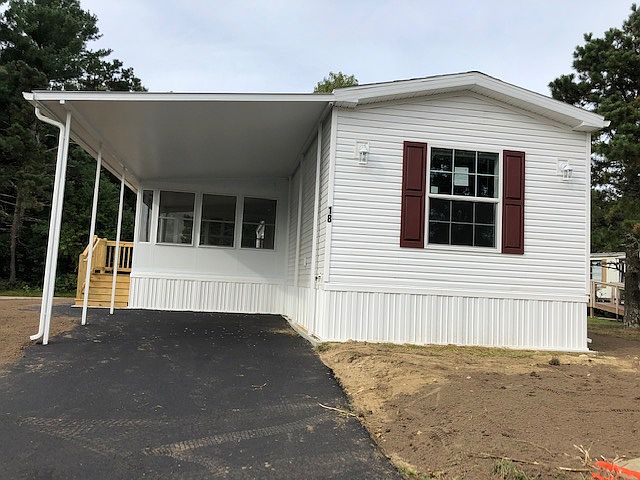 Front with carport