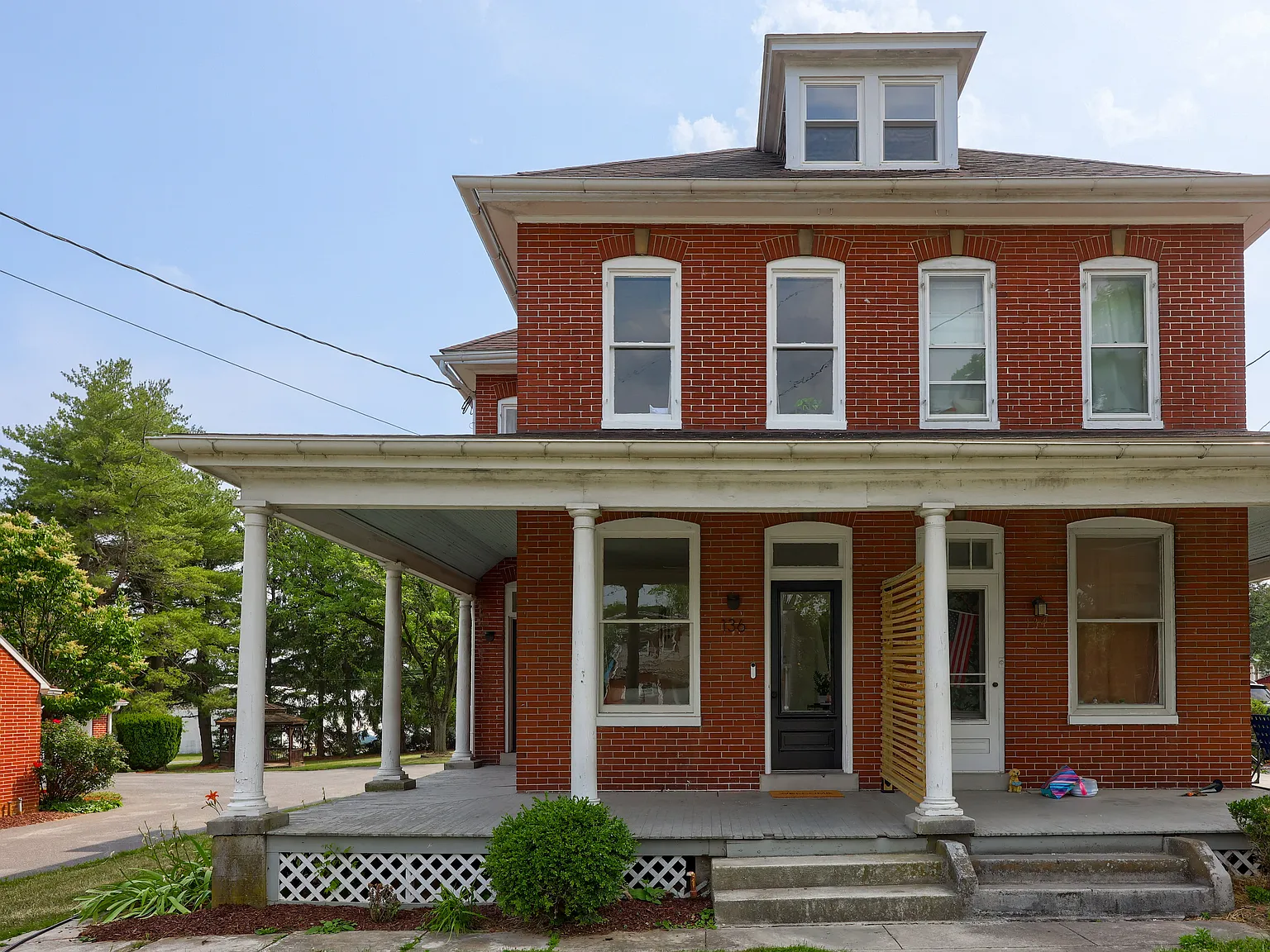 4 bed, 2.5 bath, $4,500 — Photo 4