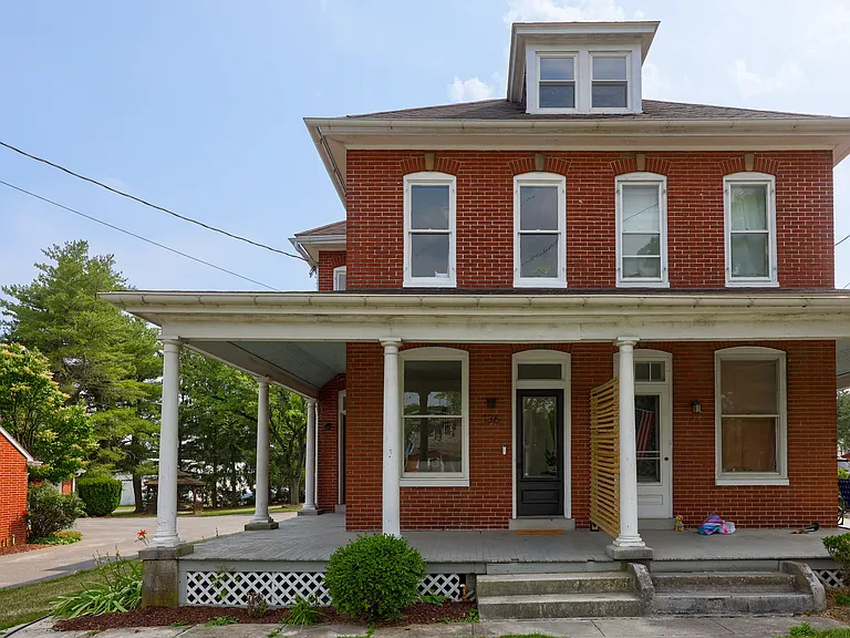 136 E Harrisburg Ave — Photo 4