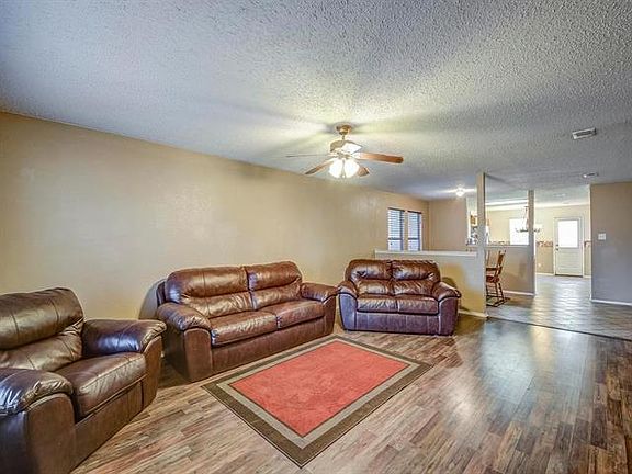 3rd image of 5700 Glenshee Dr