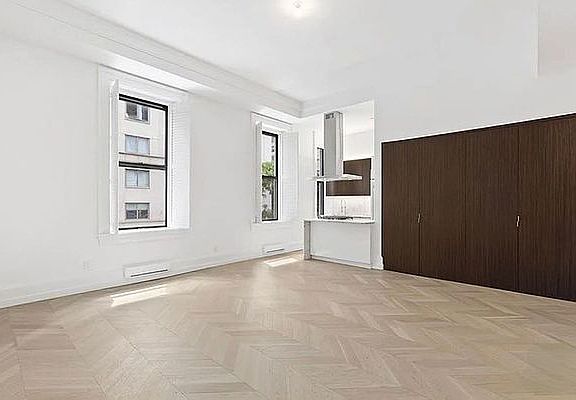 3rd image of 201 E 71st St APT 2B