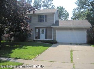 440 Dutch Hill Dr, Lansing, MI