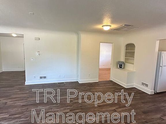3rd image of 814 20th St