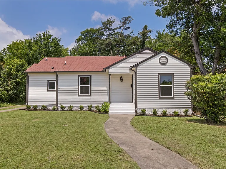 1217 Alaska Ave — Photo 1