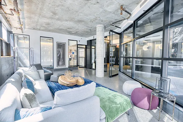 Rented by Compass | media 24