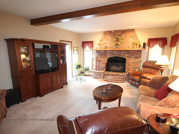 5th image of 449 Sprucewood Ter