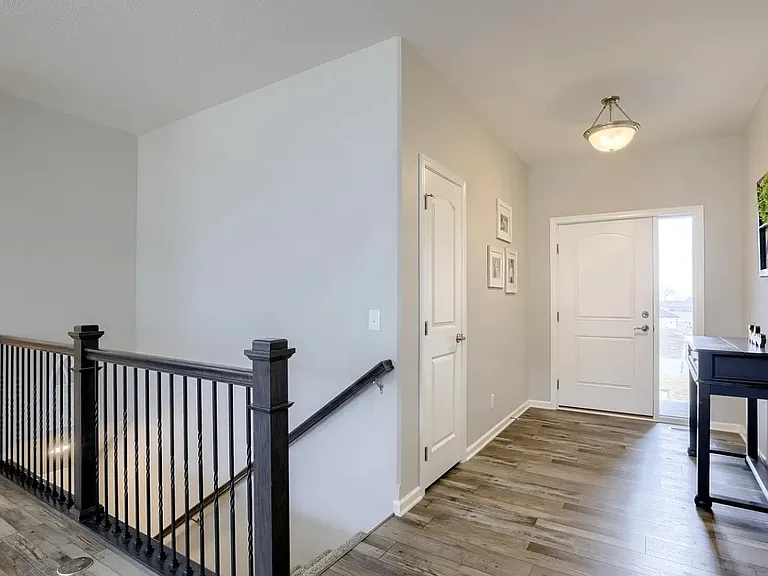 7704 S 199th St — Photo 3