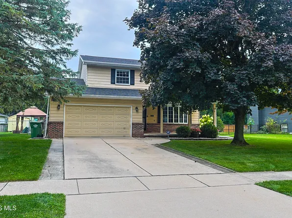 528 Fairfield Park Dr, Maumee, OH 43537