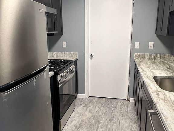 4th image of 63 Sussex Pl