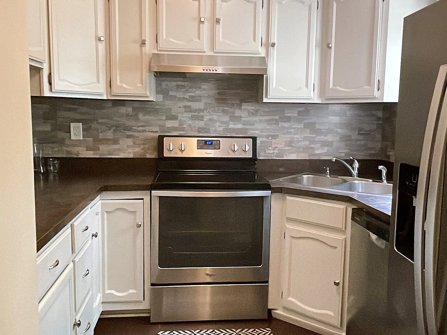 2 bed, 2.5 bath, 1368 sqft, $1,700 — Photo 3