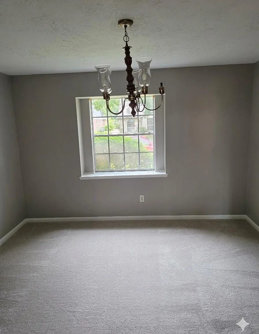 4 bed, 2.0 bath, 2122 sqft, $2,100 — Photo 3
