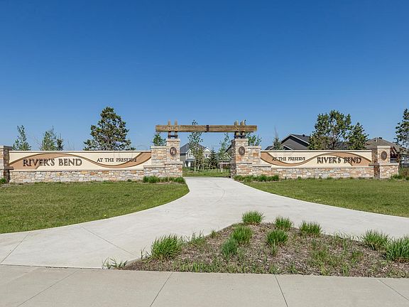 2nd image of 2632 McLeod Dr E