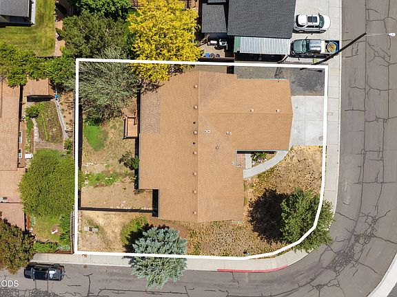 2nd image of 56 SE L Street Loop