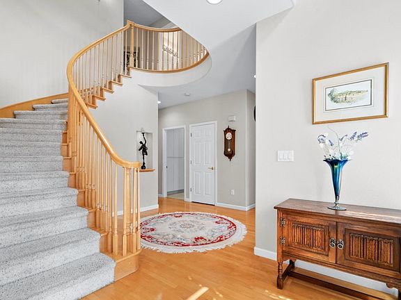 4th image of 21 Bay Laurel Ct