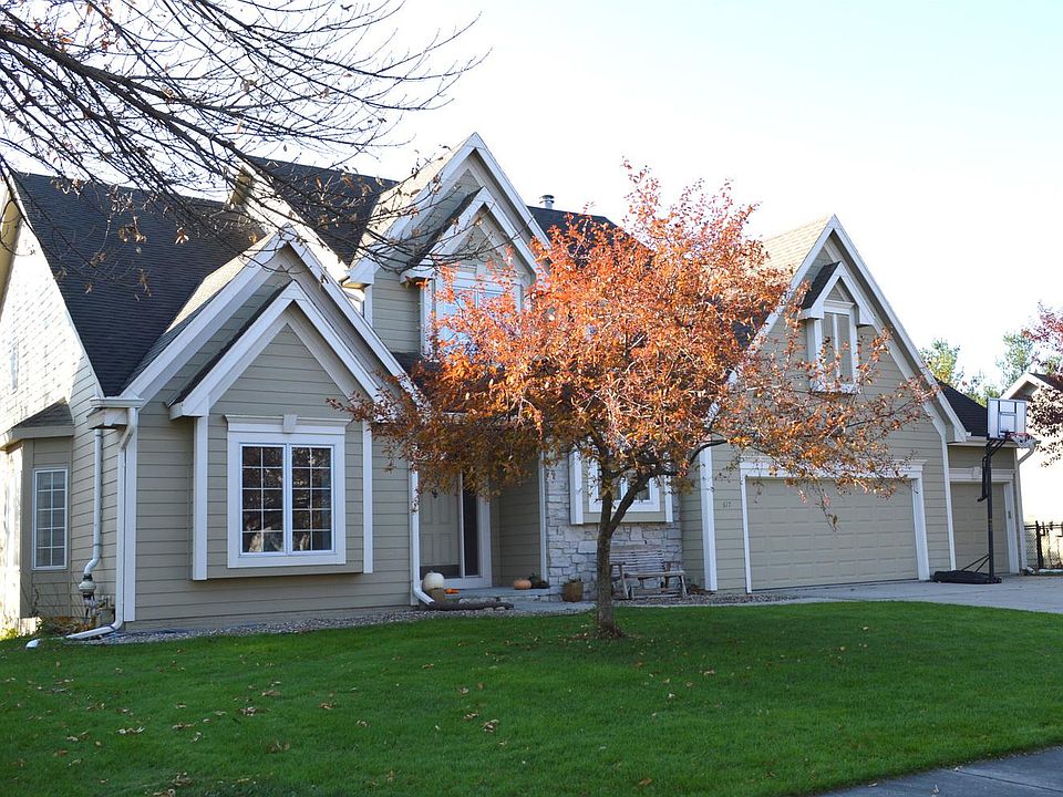 1st image of 617 NE Bristol Dr