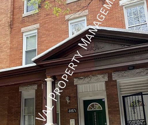3rd image of 2257 N Park Ave #1