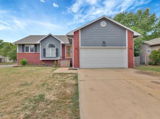 1101 N Lark Ln, Wichita, KS 67212