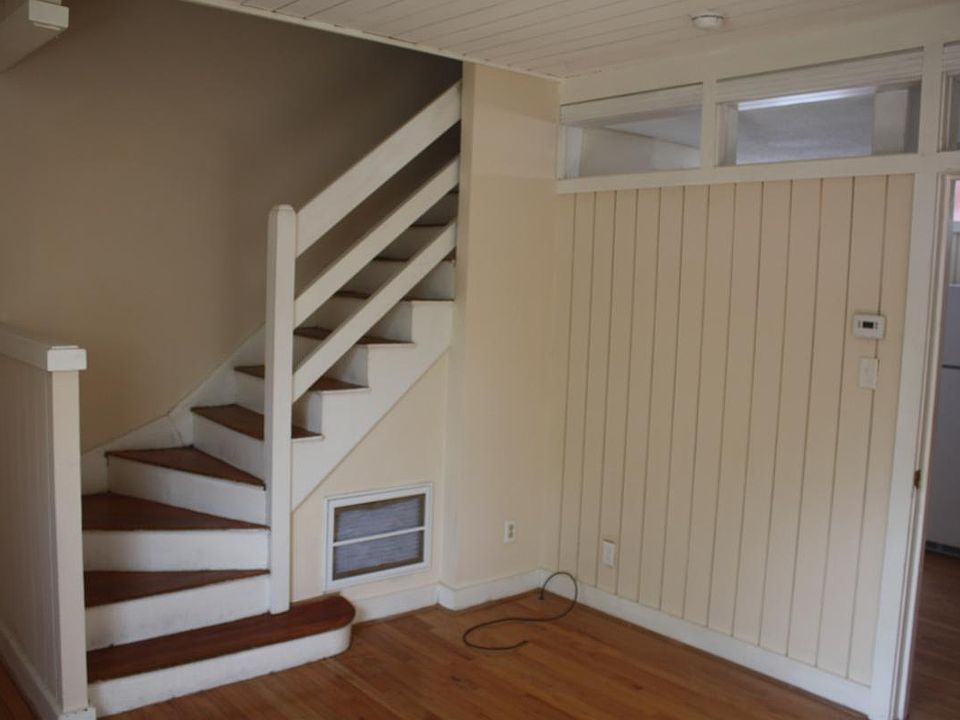 1st image of 10352 Warwick Blvd