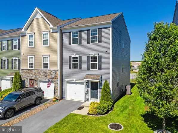 24 Cecily Way, Ranson, WV 25438