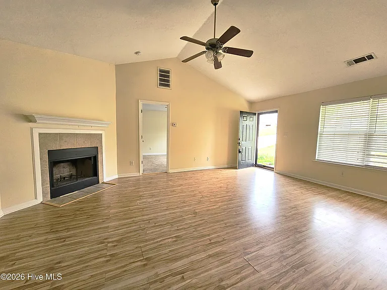 206 Corley Cir — Photo 2