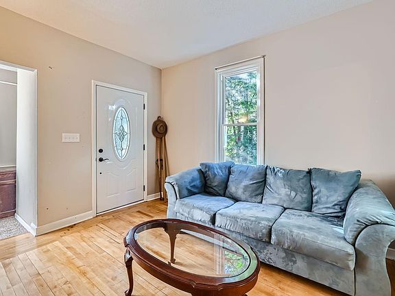 5th image of 4327 Fremont Ave N