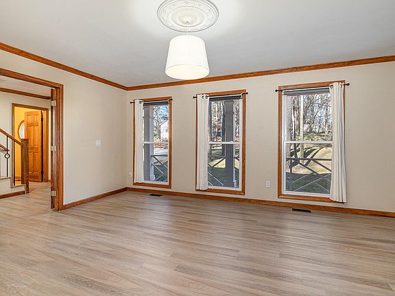 4th image of 205 Montibello Dr