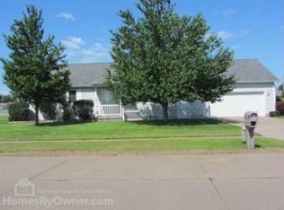 111 Summerfield Blvd, Fruitland, IA 52749