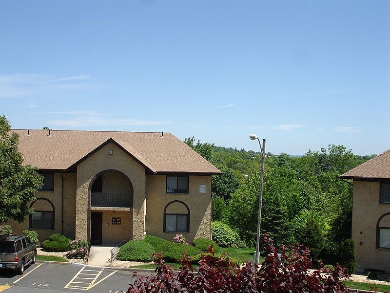 1st image of 38 Omni Parc Dr