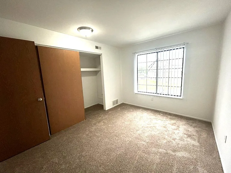 Charter Oaks Apartments — Photo 154