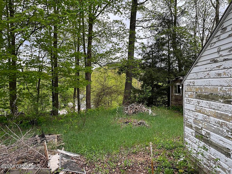 3rd image of 43 Smith Street