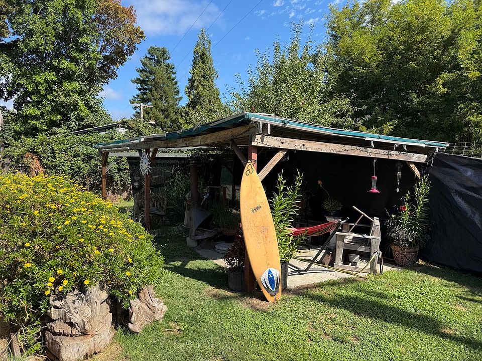 1st image of 216 Orchard Way