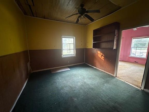 3rd image of 735 Owens St