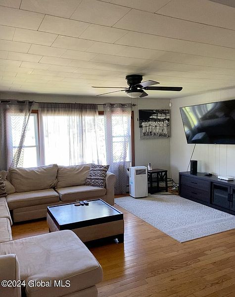 5th image of 104 Brunner Road