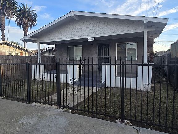 3rd image of 1612 W 55th St