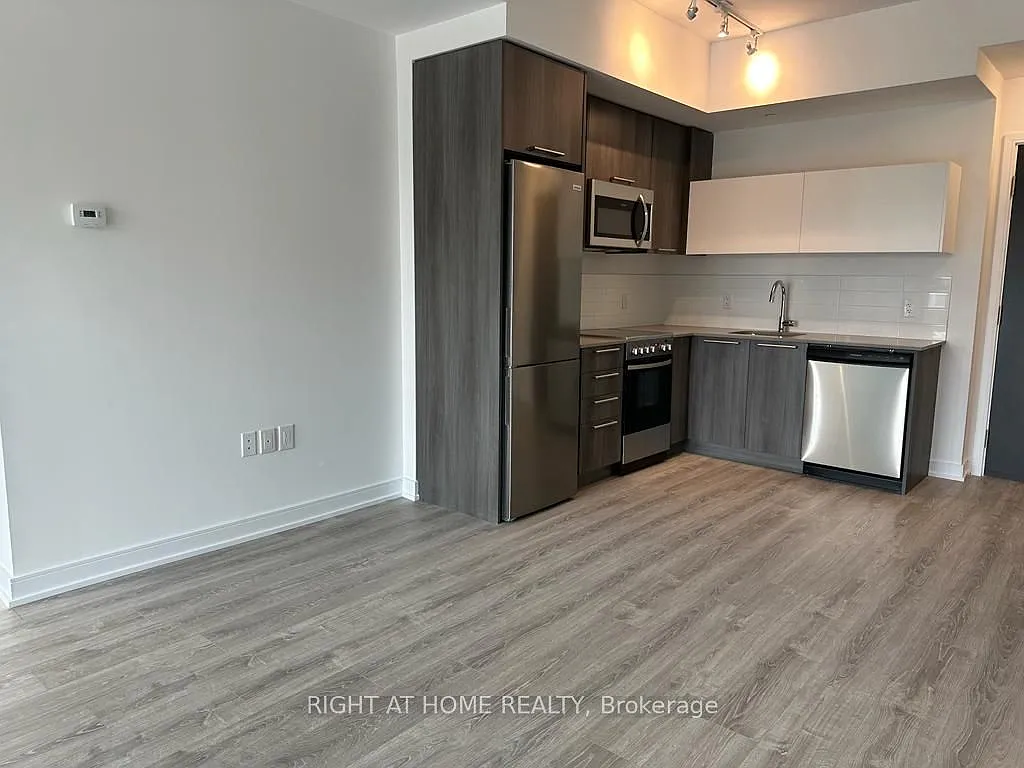 3 bed, $3,000 — Photo 3