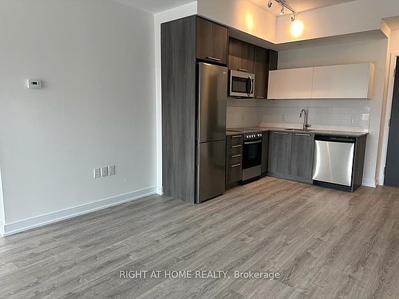 3rd image of 25 Neighbourhood Ln #403