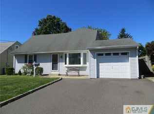 7 Longfellow Dr, Colonia, NJ
