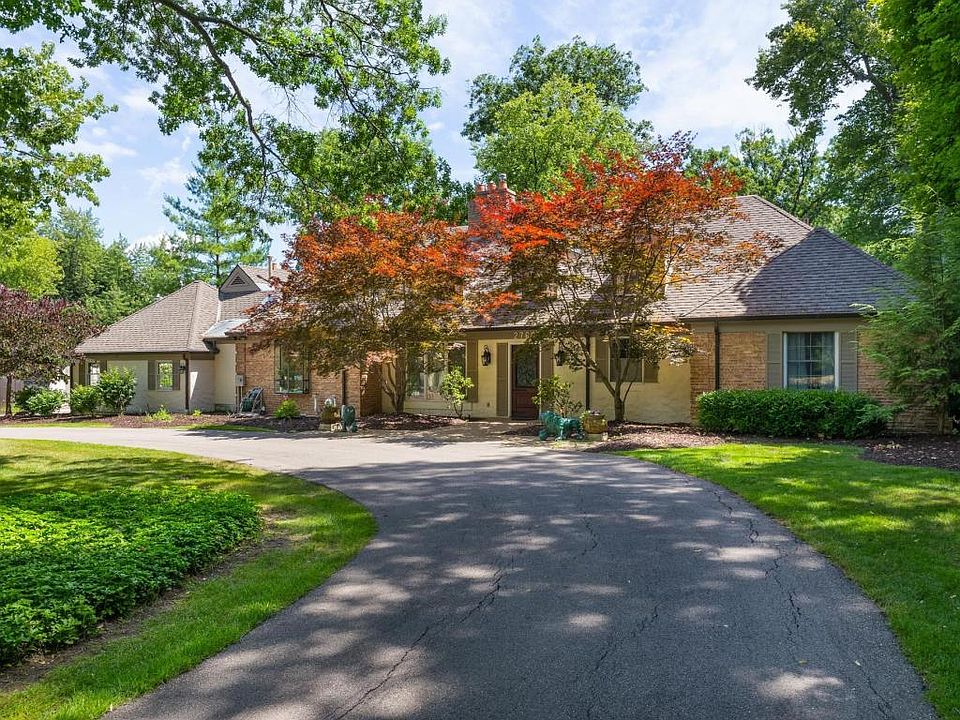 1st image of 2760 Lake Dr SE